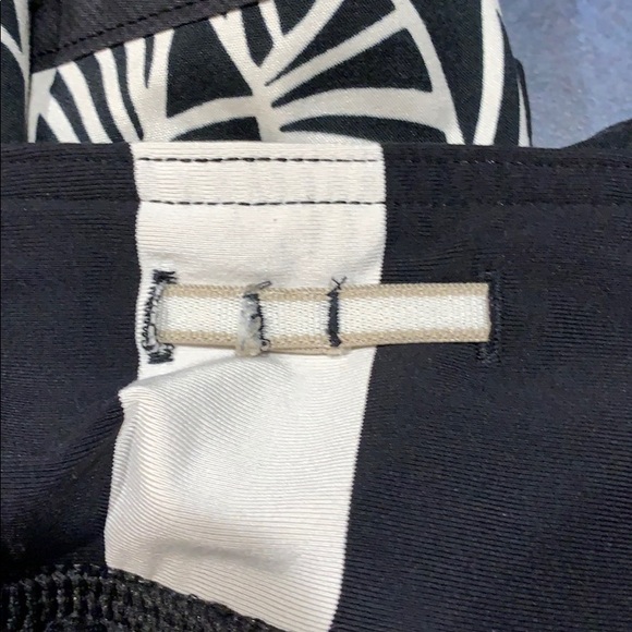 Size 4 lululemon speed shorts - Picture 7 of 7